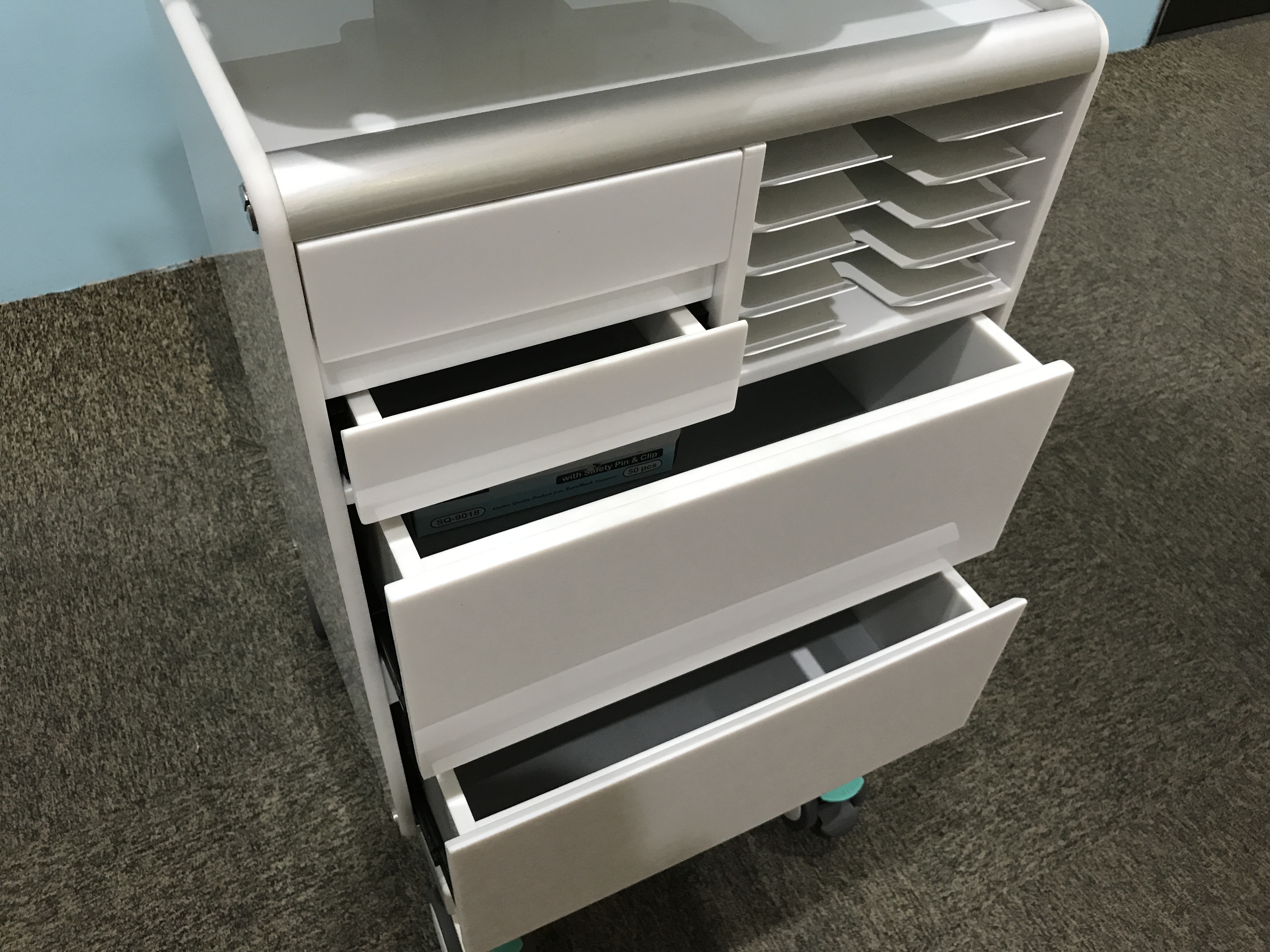 Smooth closing anti-microbial drawers with aluminium frame