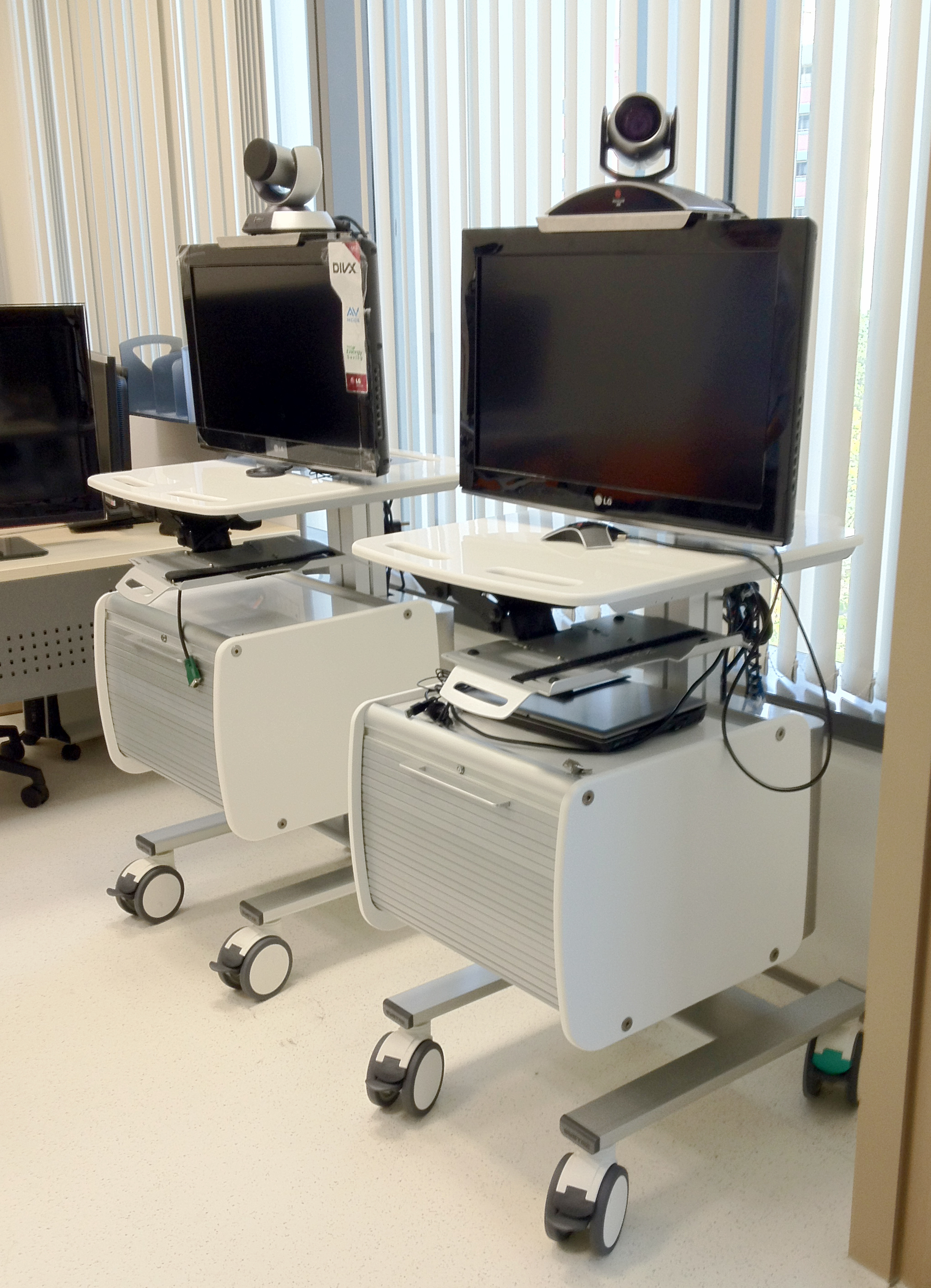 Powered workstation specific to telemedicine related operations ergotron, sv40, sv41, sv42, sv-40, sv-41, sv-42, humanscale, cow, wow, bmw